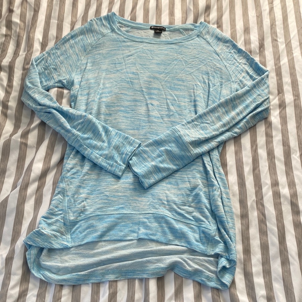 🌸 Lightweight athletic long sleeve shirt